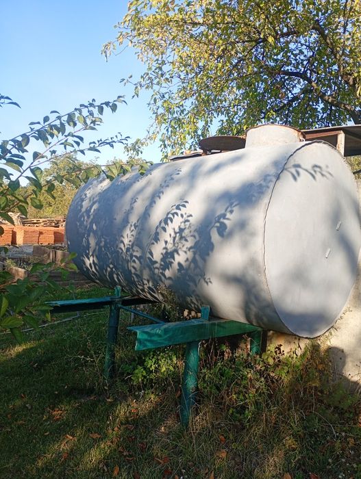 Продам бочку 2, 7куб.м
