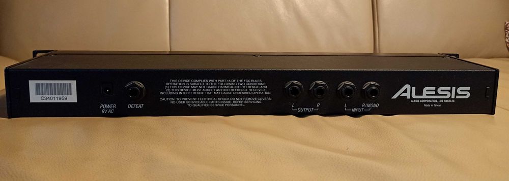 Alesis Microverb 3 - Reverb and delay