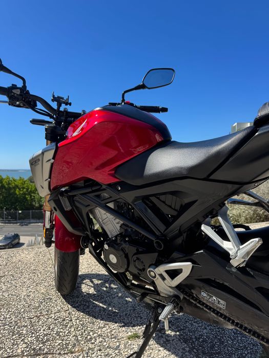 Honda CB125R 2022
