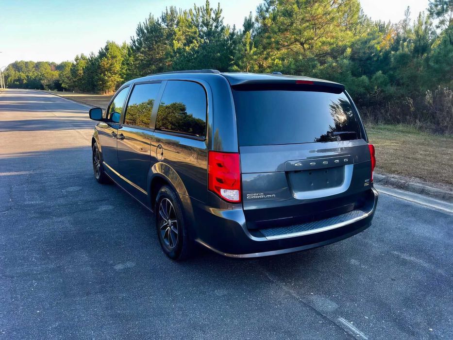 Dodge Grand Caravan GT      2018