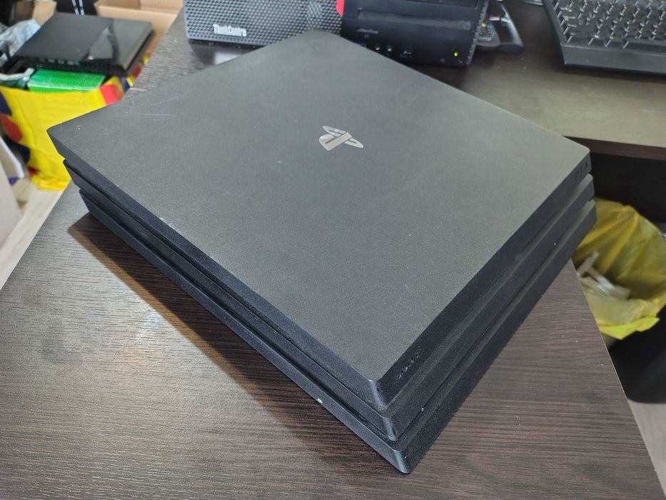 Sony PlayStation 4 Pro 1TB CUH-7116B + dualshock v2
