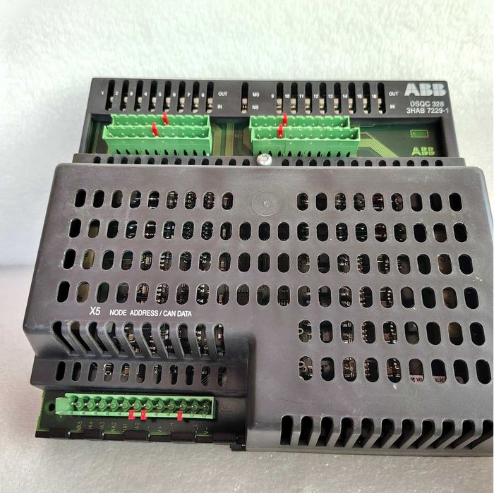 Moduł I/O ABB DSQC328 3HAB7229-1 IRC5 Szafa sterującaRobot Studio