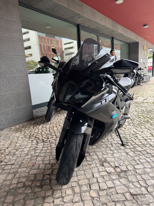 CFMOTO 675SRR – Baixa km, peças originais e extras