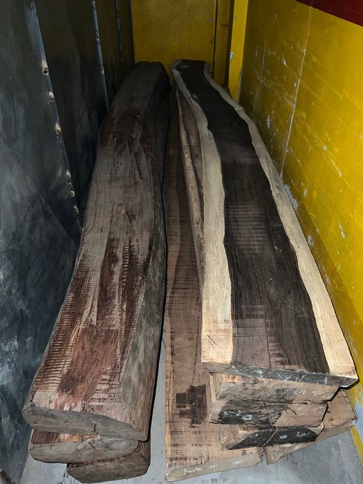 Madeira e Folha Pau Santo