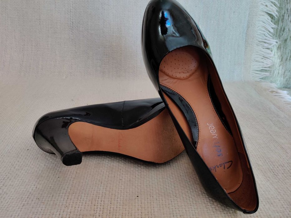 Czółenka, szpilki damskie Clarks