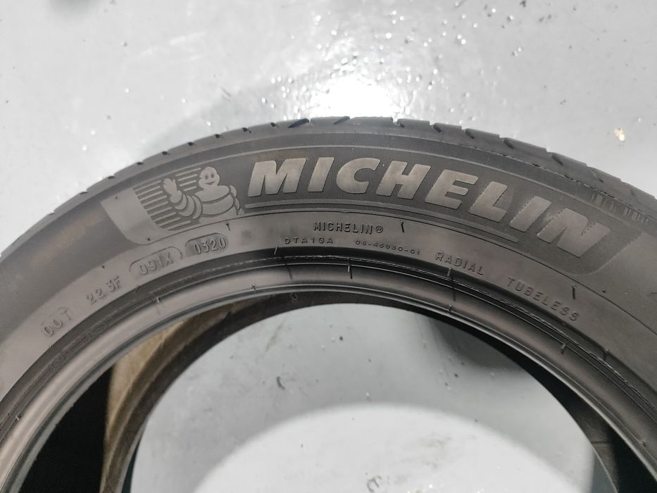 2 Pneus semi novos Michelin 215-55R17 Oferta dos Portes