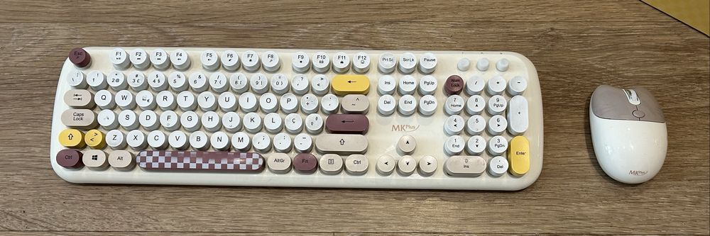 Teclado retro design MK PLUS como novo
