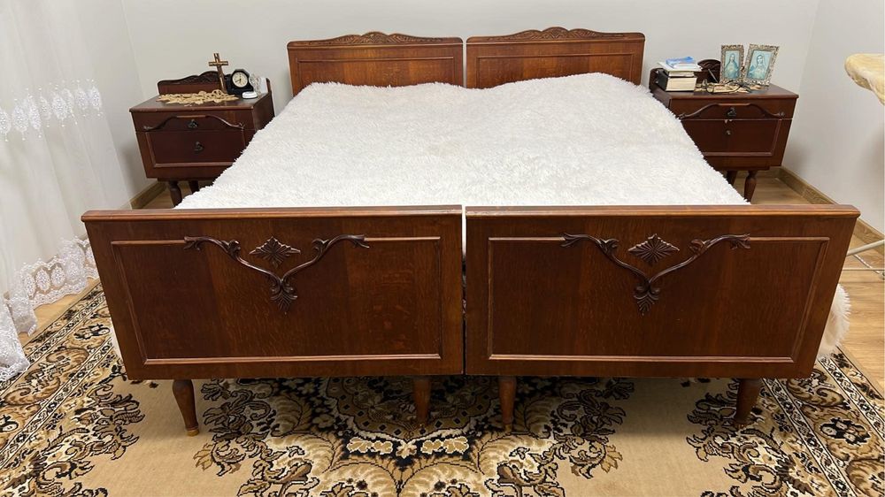 Ліжко двоспальне+2 ортопедичні матраси+2 приліжкові тумби