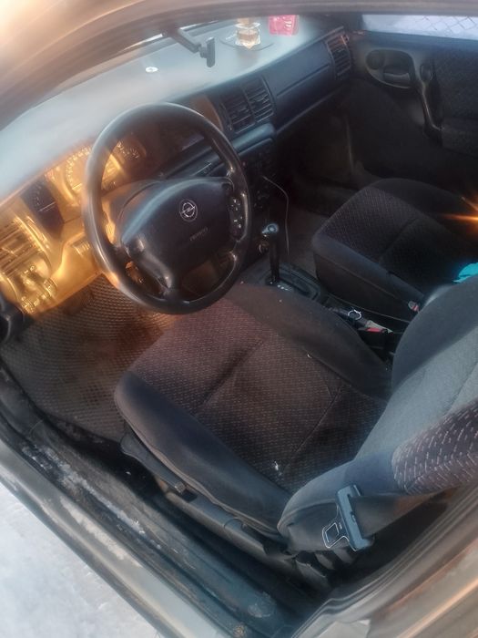 OPEL VEKTRA хороший стан авто