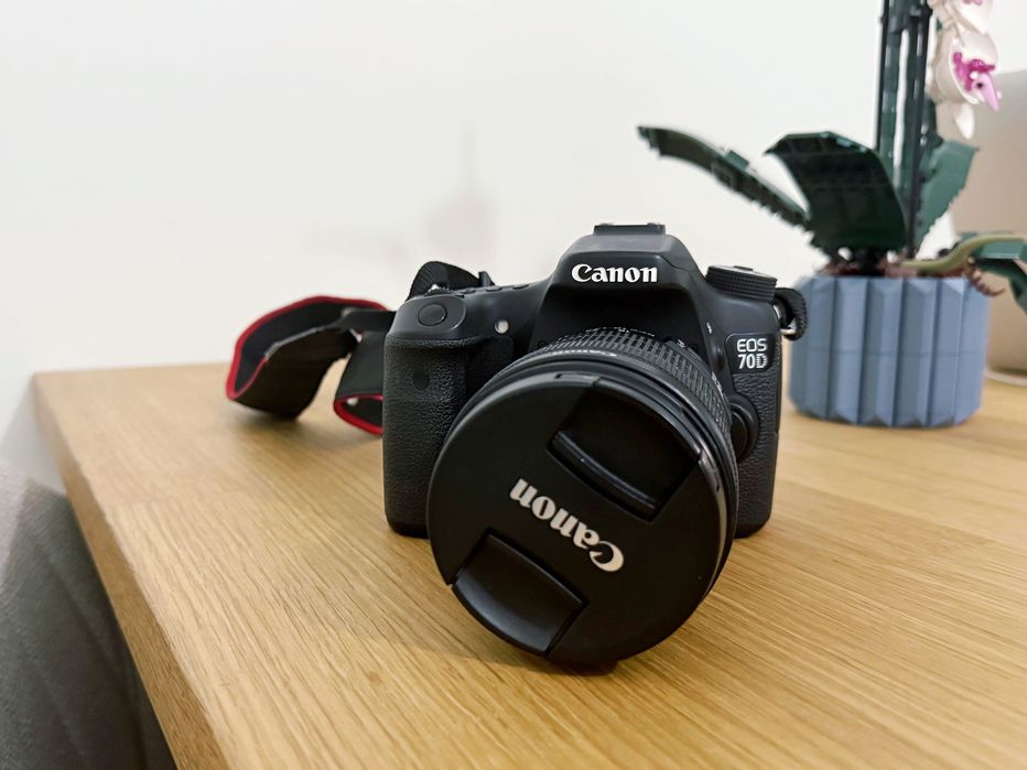 Canon EOS 70D + Objetiva Canon | 18-135mm STM | Caixa + Mala