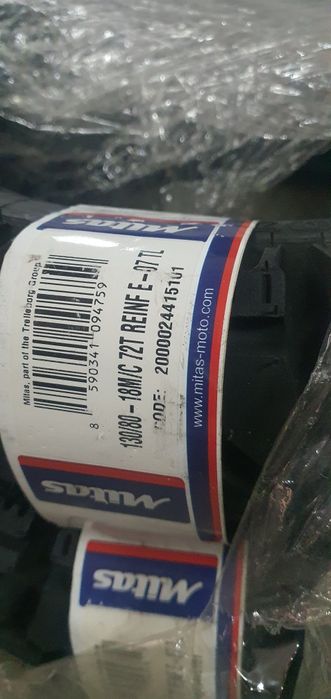 2 pneus p/ mota novos a estrear