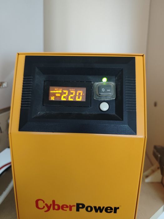 ДБЖ CyberPower CPS1000E