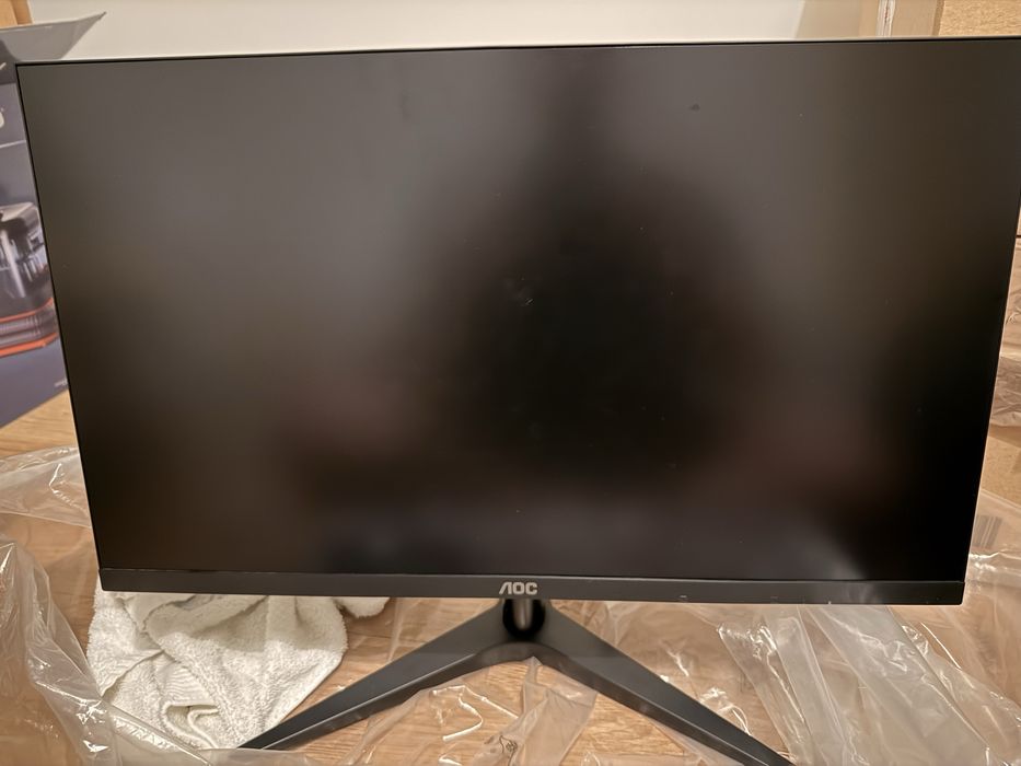 Monitor PC AOC Full HD IPS de 24”
