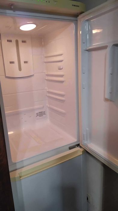 Холодильник Samsung No Frost