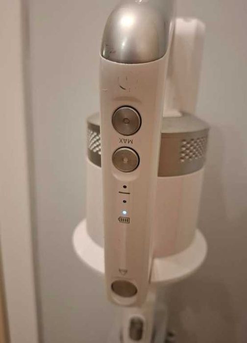 odkurzacz pionowy beko vrt71025vw + stojak na części uszkodzony