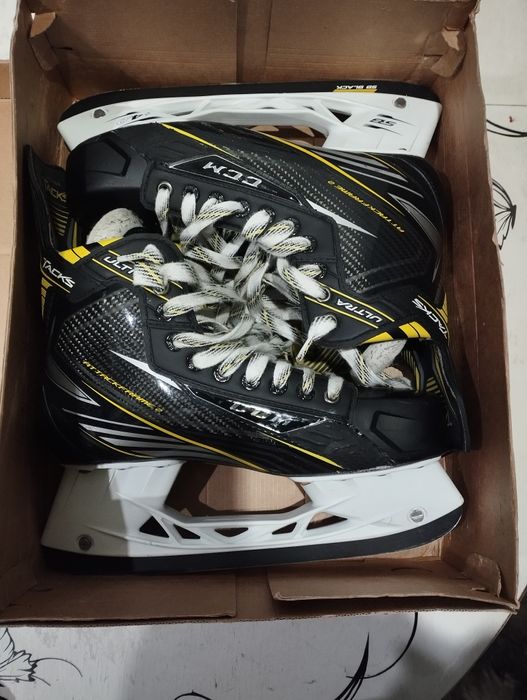 Коньки CCM ULTRA 9(27,5)
