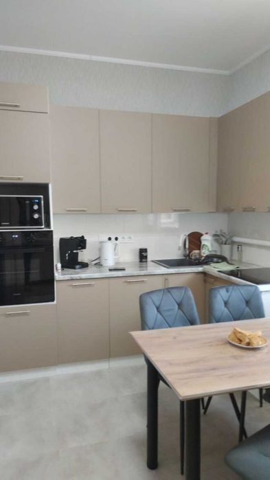 Продам добротный дом в Радостном