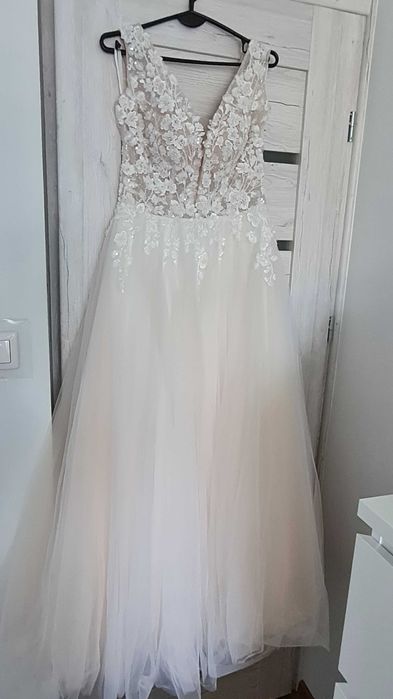 Suknia ślubna (ciążowa)