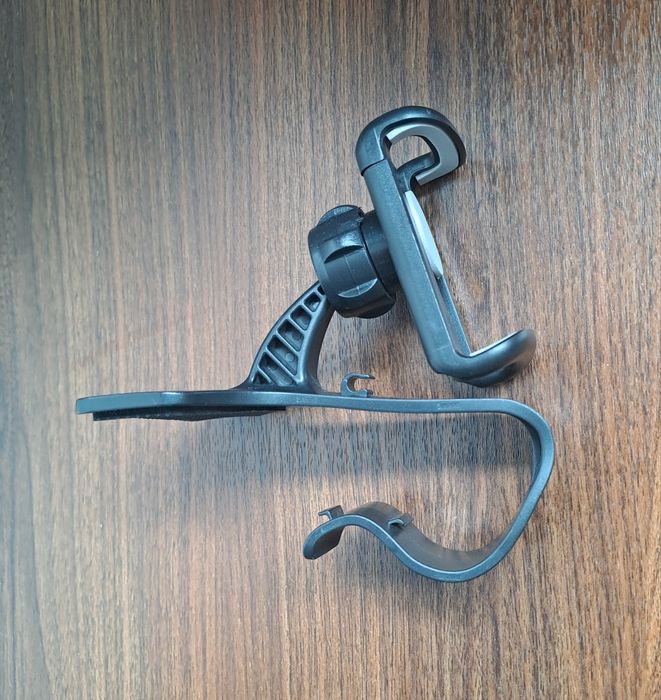Universal car dashboard mobile phone holder - New and packaged64584971398147123