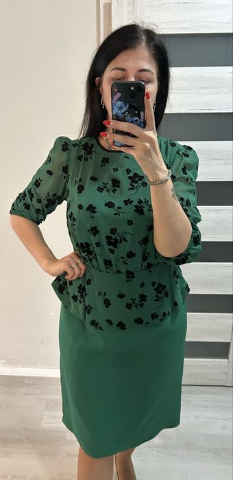 Sukienka z baskinką