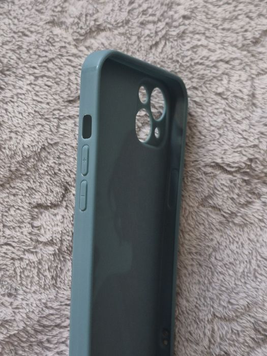 чохол на iPhone 13