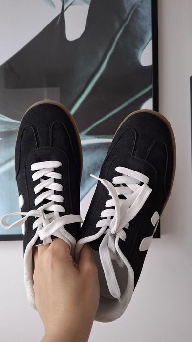 Sneakersy zamszowe