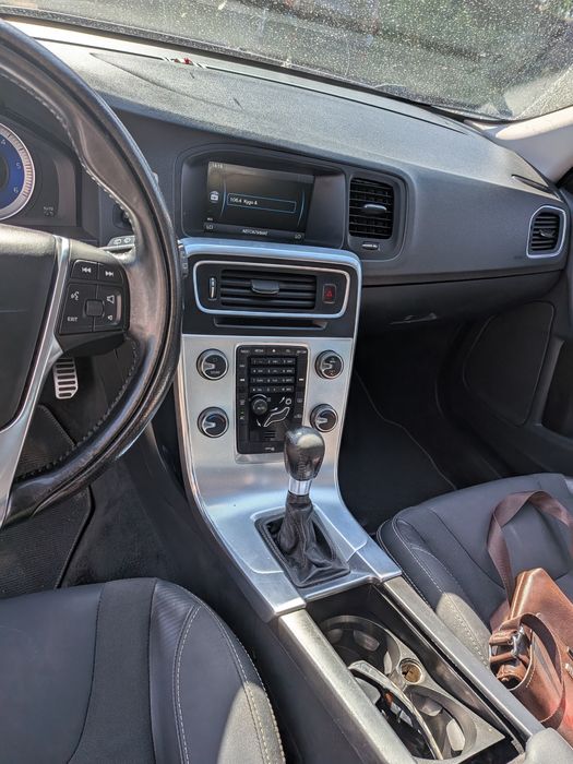 Розборка Volvo шрот V60 S60 запчастини 1 6d 2 0d