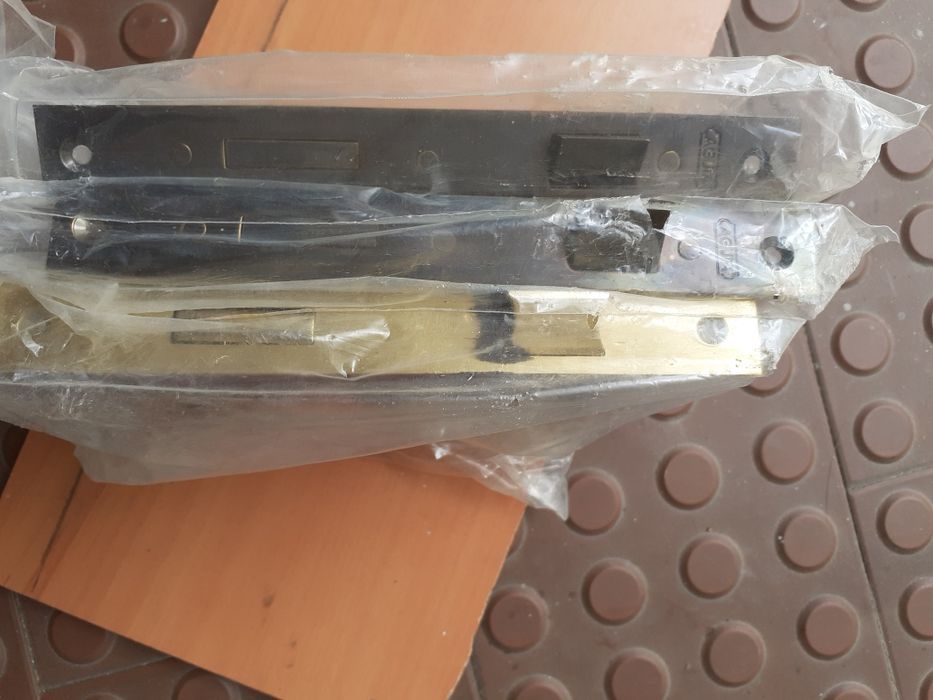 Fechadura Aguia 3G/60mm para portas interiores.