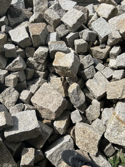 Granit brukowy obrzeza i krawezniki