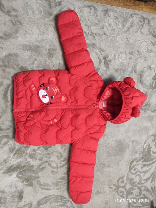 Курточка червона ,розмір 104-110.