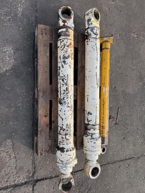 siłownik hydrauliczny komatsu 3 szt komplet