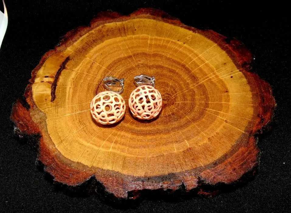 Kremowe kulki klipsy