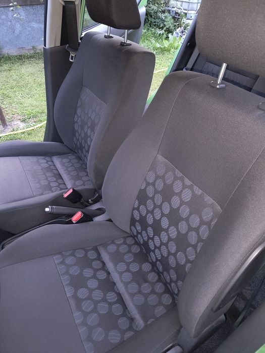 Pranie tapicerki samochodowej dywanów i