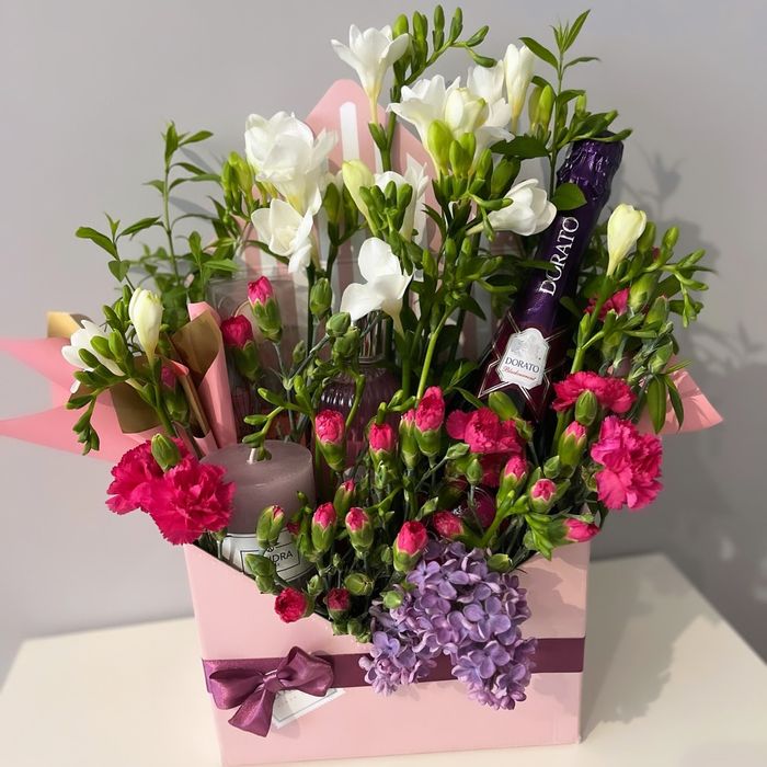 Flower box - żywe kwiaty. Box na zamówienie