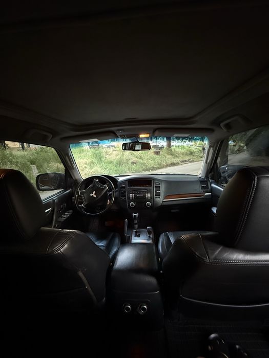 Mitsubishi pajero wagon 4