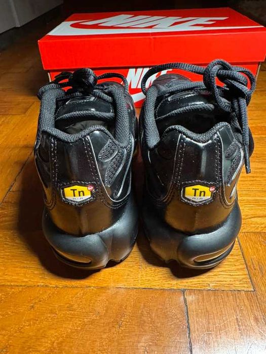 "Buty męskie Trampk" Nike_Air_Max_TN_Plus_Black R.39