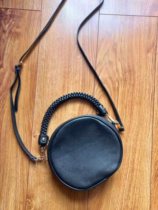 Orsay nowa okrągła torebka pleciony pasek