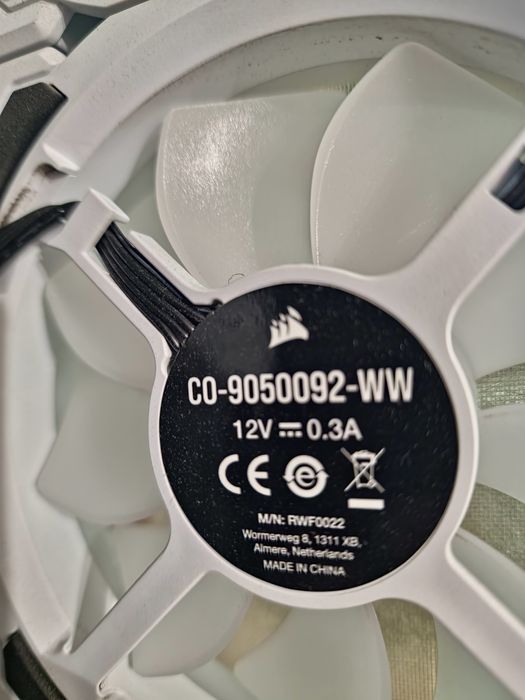 7x Ventoinhas Corsair de excelente qualidade e performance.