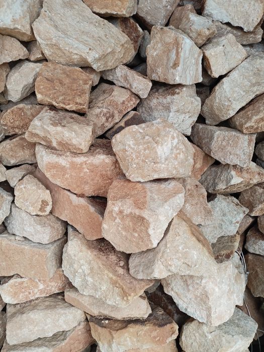 Piaskowiec kamień do ogrodu
