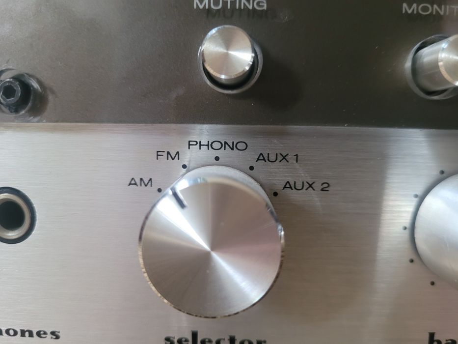 Amplituner Marantz MR 215