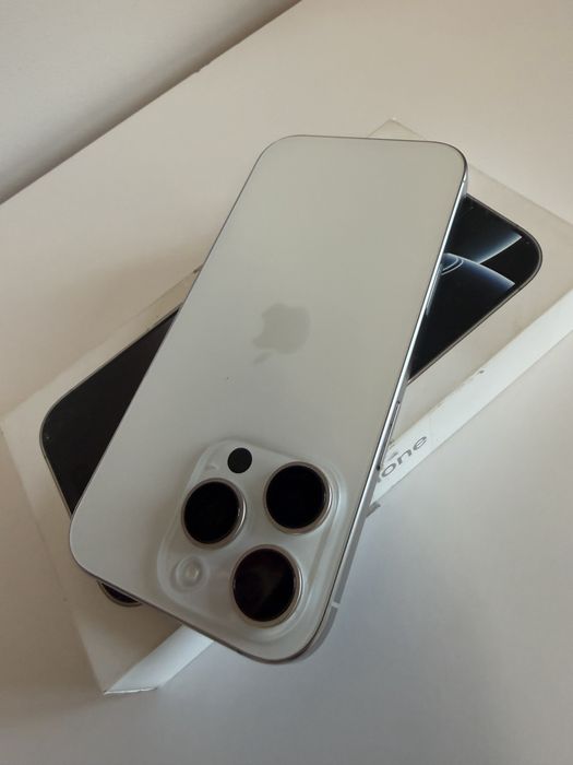 Iphone 16 pro biały 128gb kondycja 93%