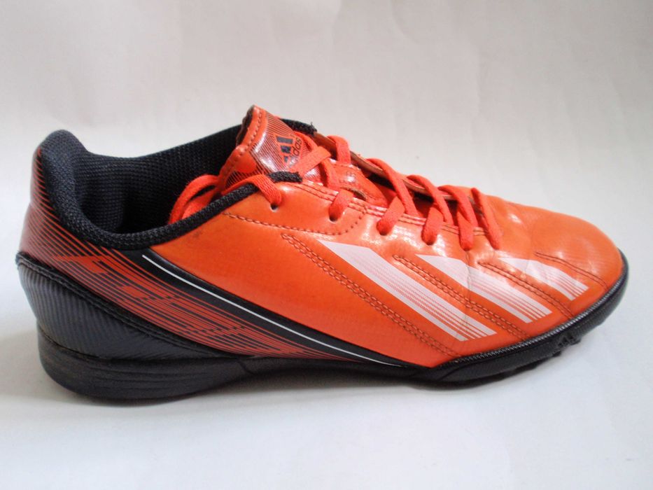 Halówki Adidas F5 TRX Junior - typ turf roz. FR 36 i 2/3