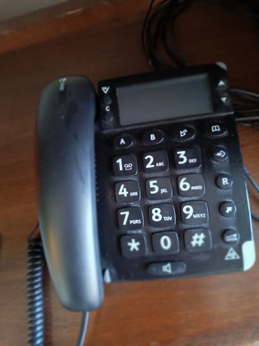 Telefone de secretária,  com números bem visíveis e som extraforte indicado para quem tem dificuldades auditivas