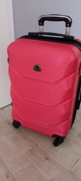 Walizka podróżna na kółkach
