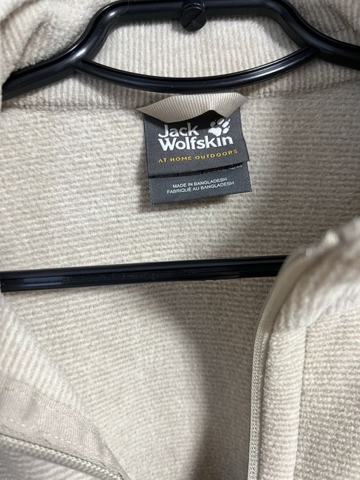 Продам женскую кофту Jack Wolfskin