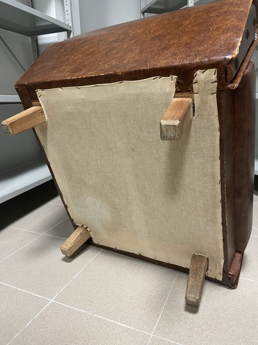 Sofás individuais em pele sintética