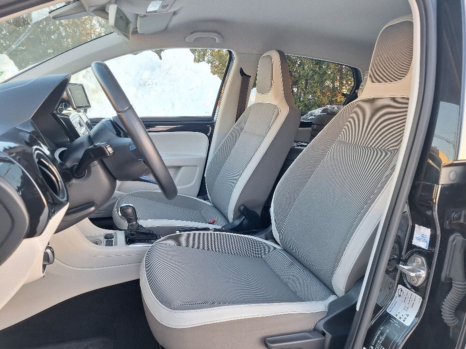 Продається електромобіль Volkswagen e-Up