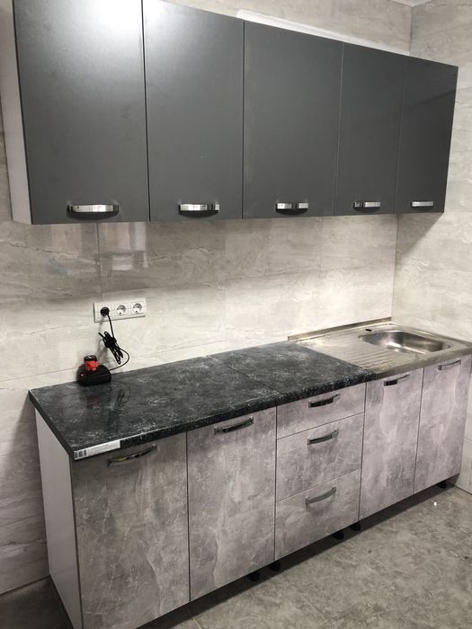 Збирання та розбирання фабричних меблів