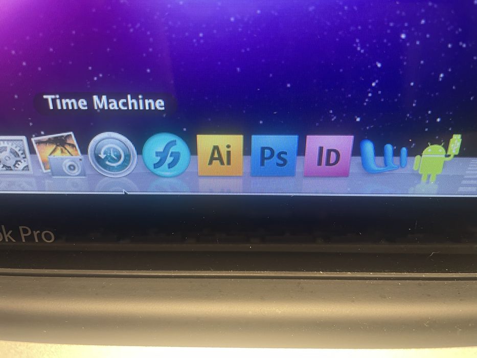 MacBook Pro 13” – Core 2 Duo – Funciona perfeitamente.