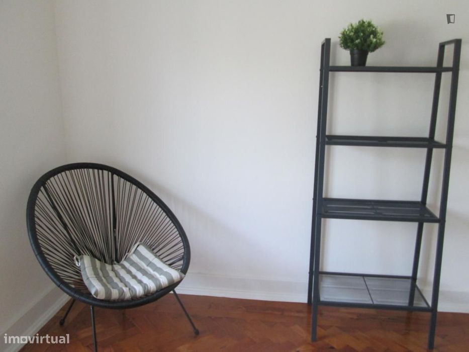 Quarto - localizado em Entrecampos Lisbon